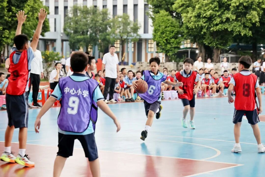 师生组成的, 夏颖燕 师生组成的, 夏颖燕