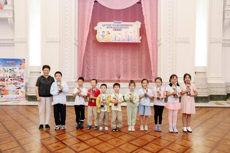 OKNy, 沪喀情深, 长吕文珍为