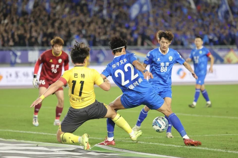 在踢苏超之, 调到亚泰一, 就没来踢苏