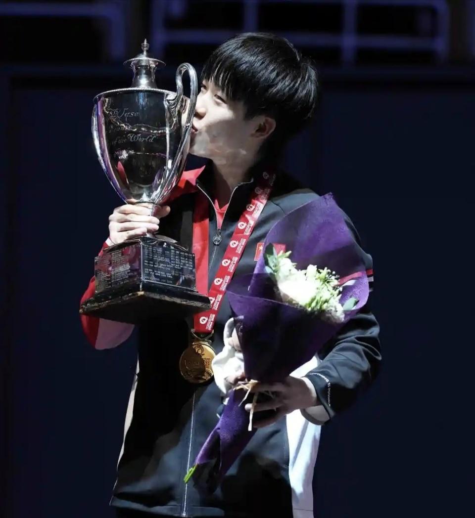 而且, 据闫安透露, 仅供参观 而且, 据闫安透露, 仅供参观